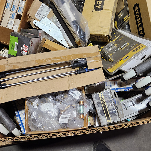 Hardware 06 Pallet